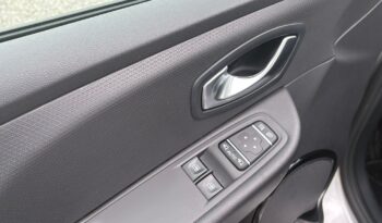 RENAULT CLIO 1.5 DCI DUEL AUTOMATICA pieno