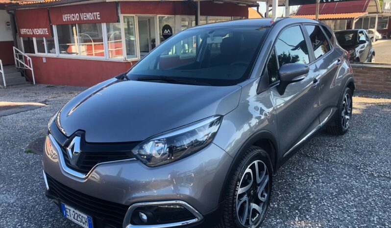 RENAULT CAPTUR 900  BENZINA pieno