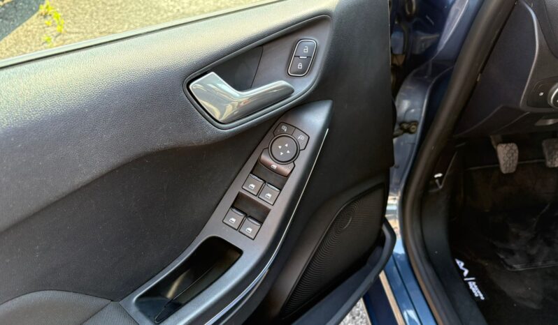 Ford Fiesta 1.1 TITANIUM pieno