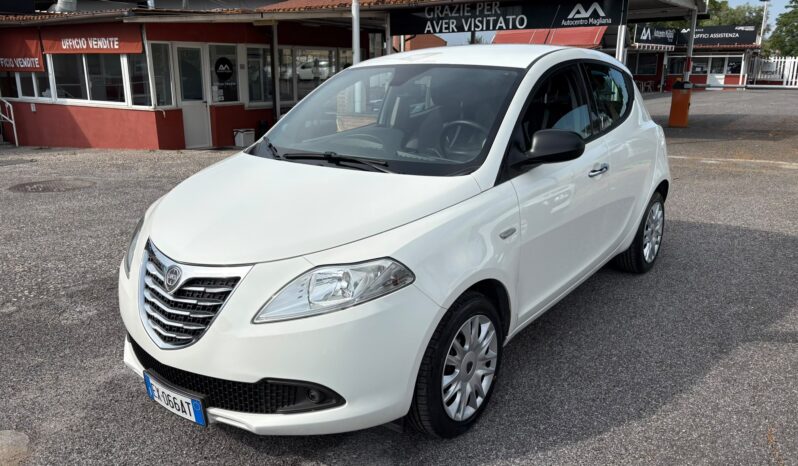 Lancia Ypsilon 1.3 Mtj Silver pieno