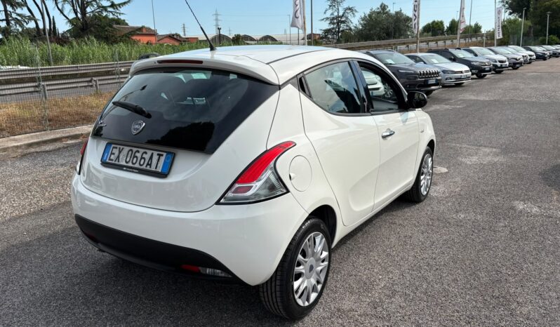 Lancia Ypsilon 1.3 Mtj Silver pieno