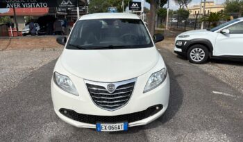 Lancia Ypsilon 1.3 Mtj Silver pieno