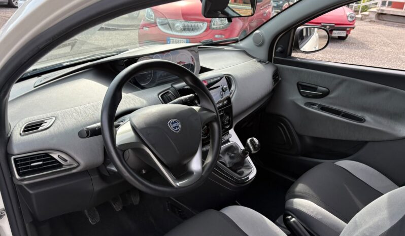 Lancia Ypsilon 1.3 Mtj Silver pieno