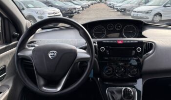 Lancia Ypsilon 1.3 Mtj Silver pieno