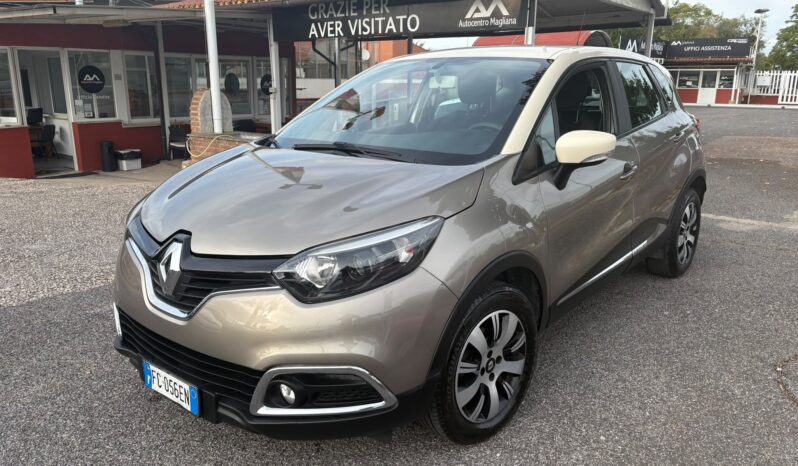 RENAULT CAPTUR 900  BENZINA pieno