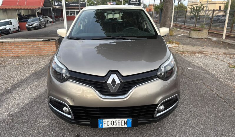 RENAULT CAPTUR 900  BENZINA pieno