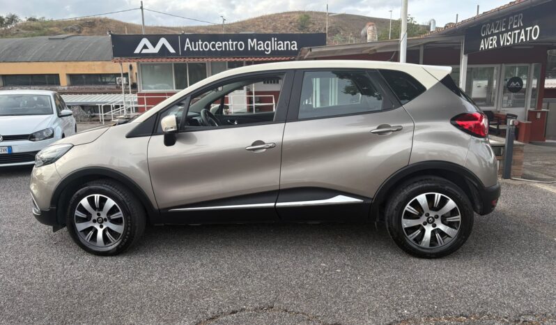 RENAULT CAPTUR 900  BENZINA pieno
