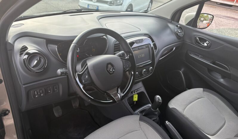 RENAULT CAPTUR 900  BENZINA pieno